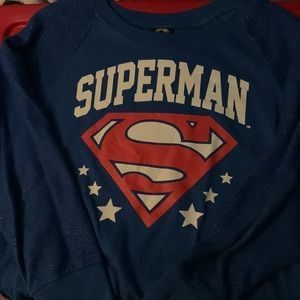 Superman thin sweater size M and is a little worn from hand area